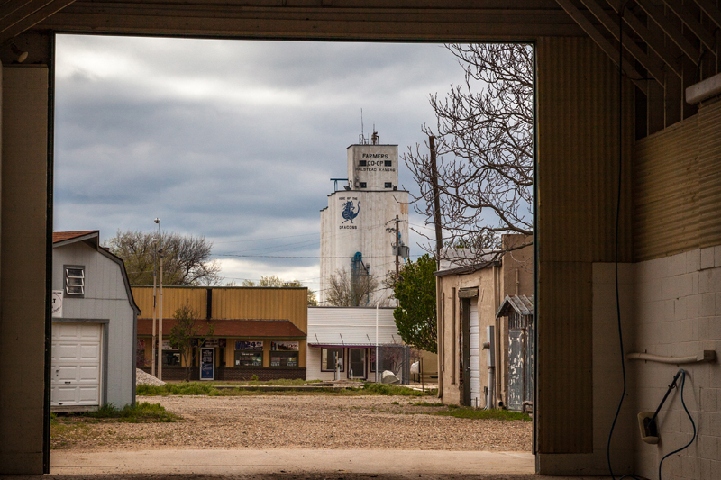 Halstead KS CO-OP 1 MU.jpg