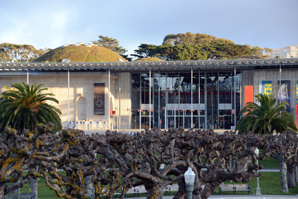 California Academy of Sciences with it's green roof