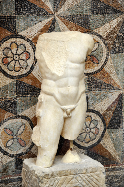 Male nude, Museum of Djmila