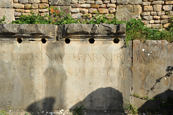 Latin inscription, Market of Cosinius
