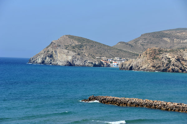 I just about missed Bouzedjar but I spotted the cove from the nearby swimming beach