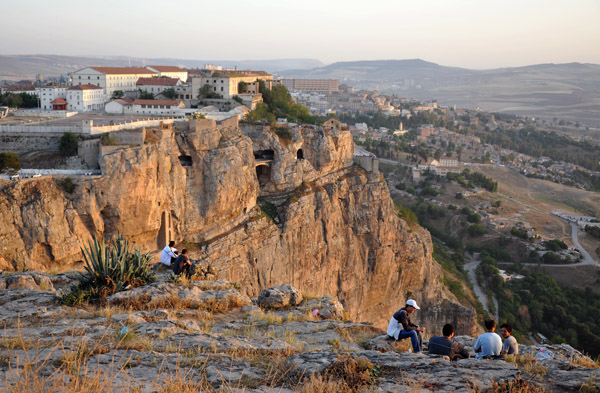 Locals and tourists (mostly domestic) alike love to sit out on the cliffs at sunset