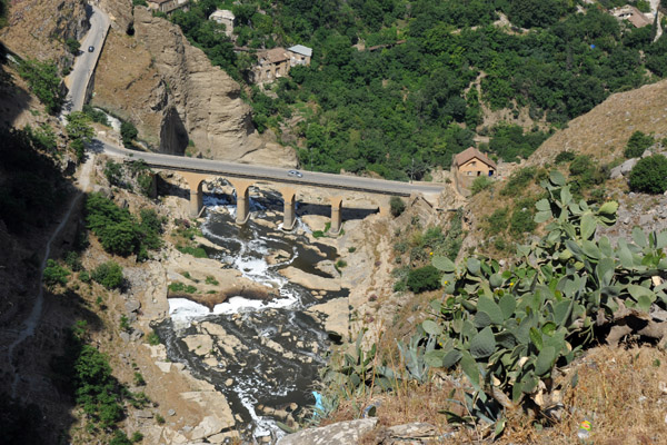The Rhumel River passes 175m below the Sidi M'Cid Bridge