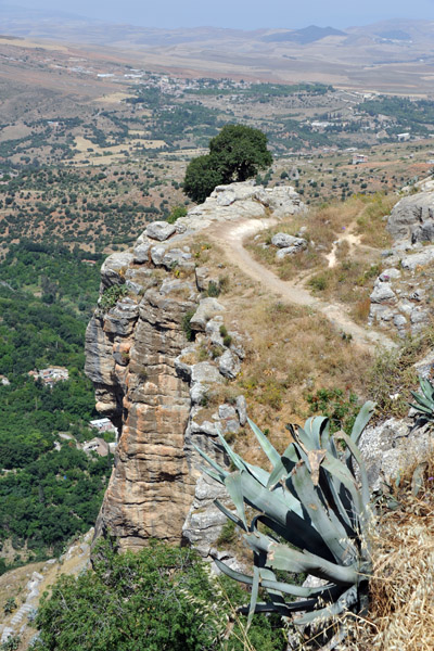 Paths along the cliffs, Constantine