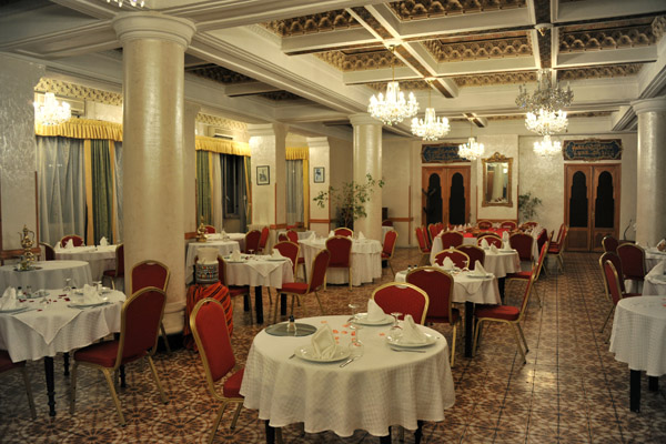 The dining room of the Grand Hotel Cirta - a place for a cold beverage