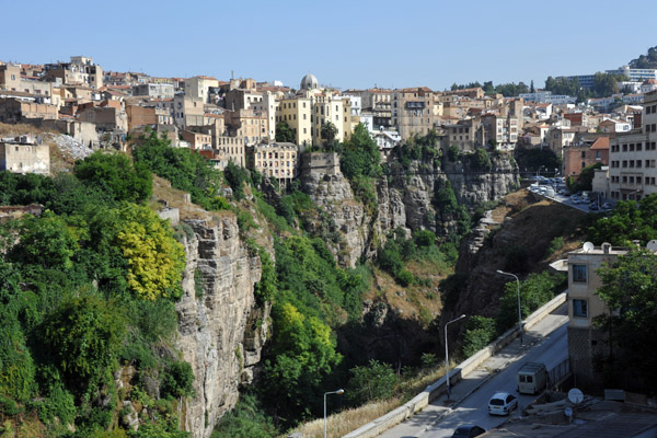 High cliffs protect the old city of Constantine on 3 sides