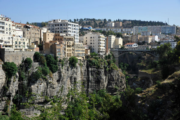 View of the gorge to the north of the Mellah Slimane Bridge