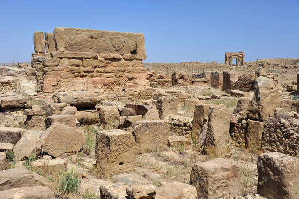 Western ruins beyond the old city centre of Timgad