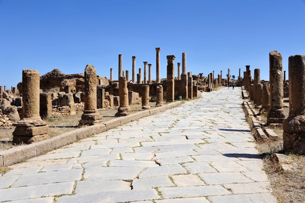 Back on the Cardo Maximus of Timgad