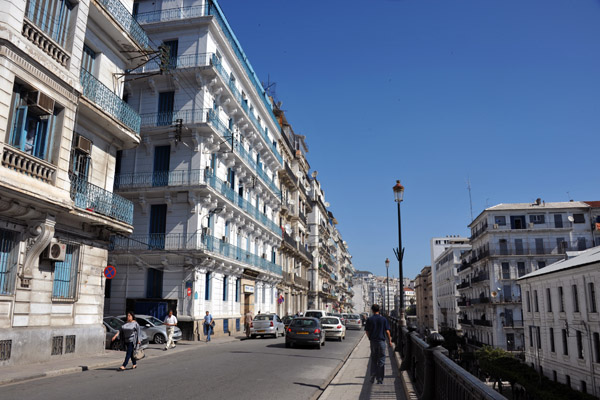 Algiers is built on a hillside with big height changes between blocks - Blvd M. Ben Boulaid and Rue A. Hocine