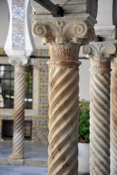 Spiral columns, Palais Dar Mustapha Pacha