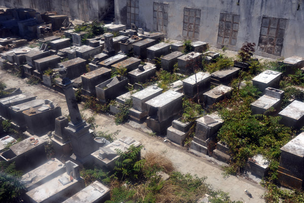 The dead have not rested in peace at the Christian cemetery of St. Eugne