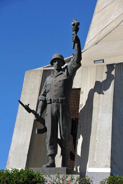Each corner of the monument has a statue of a soldier