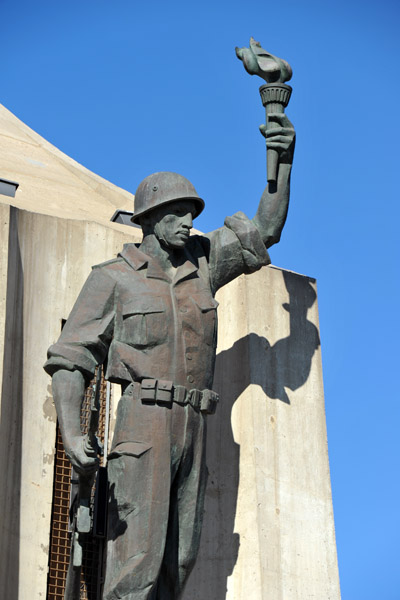 Corner statue, Martyr's Memorial