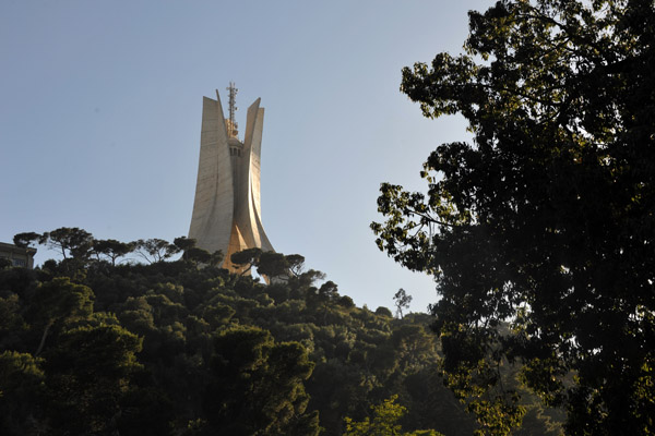 Martyr's Monument from the botanical garden, Jardin d'Essai