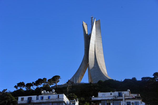 Martyr's Monument from the botanical garden, Jardin d'Essai