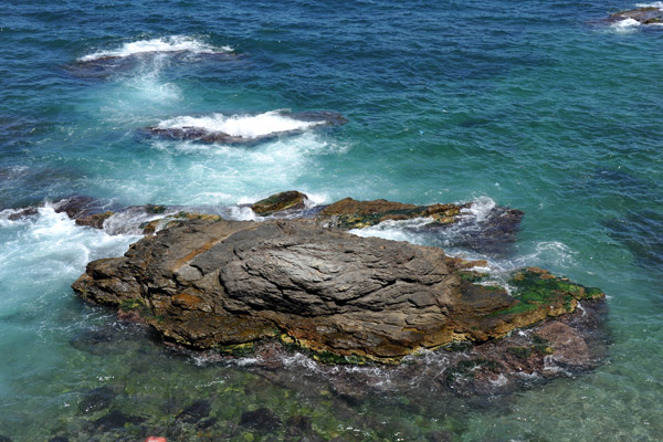 Offshore rocks, Plage Deux Chameaux