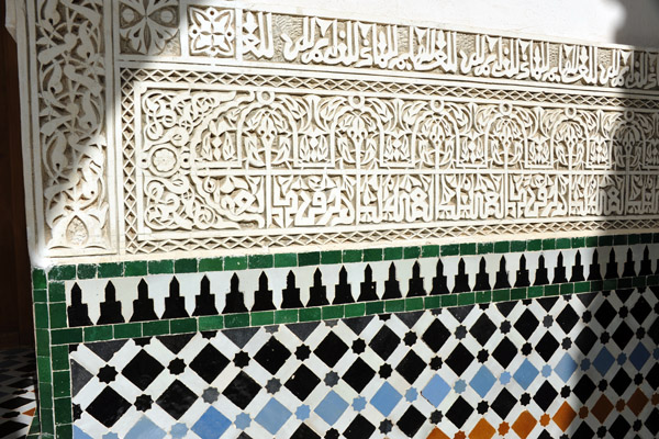 Decorative details adorned with tadelakt plaster and zellige tile