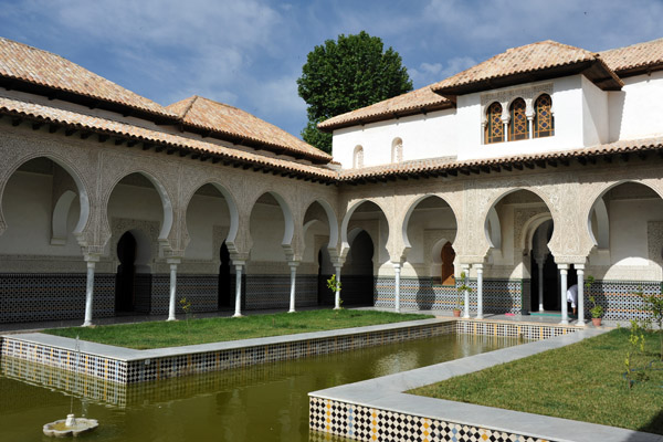 Like most residential Islamic architecture, the Mechouar Palace focuses inward on a central courtyard 