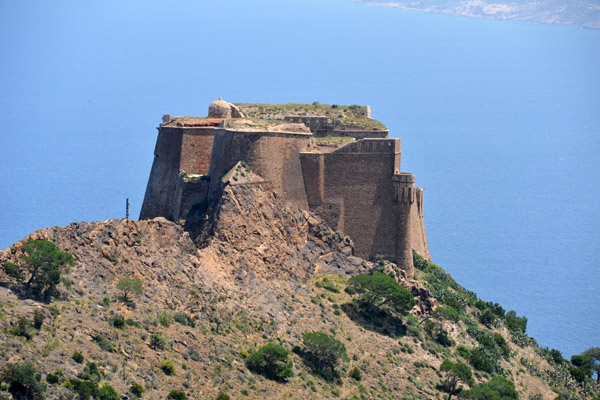 The fort was damaged by the 1791 earthquake and repaired by the French military engineers 1854-1860