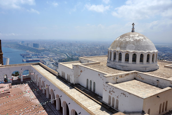 The Church of Santa Cruz was built ca 1850