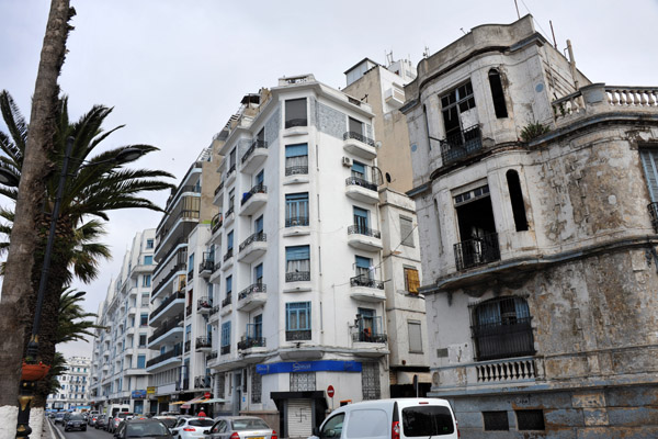 Boulevard de l'Arme along the cliffside walkway, Oran