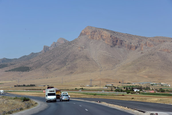 N3 heading through the mountains south of Ain M'lila