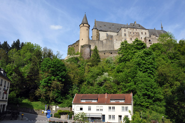 For great views of the castle, turn off the Grand Rue and head up Rue de Diekirch