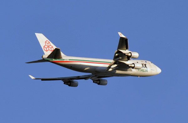 Cargolux Italia B747 (LX-KCV) departing LUX