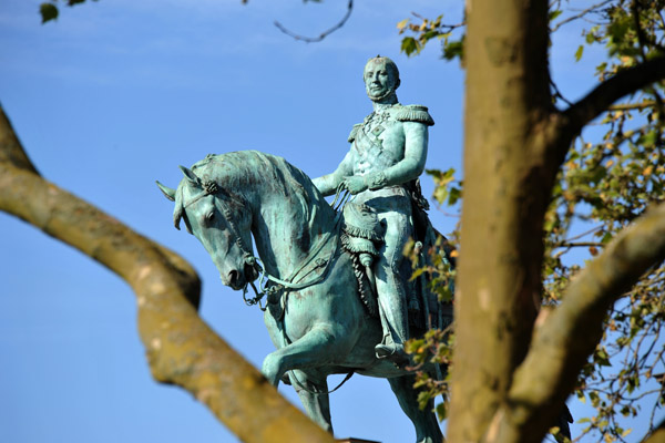 Equestrian statue of William II, Luxembourg