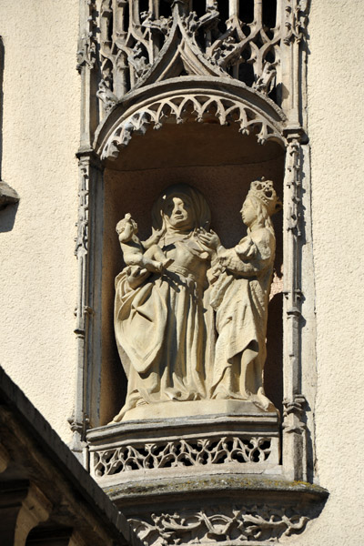 Sculpture at 2 Rue de la Loge, Luxembourg