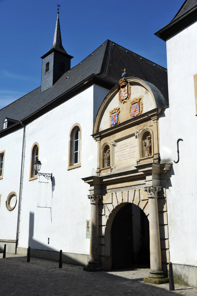 Ancien Hospice Saint-Jean, founded in 1308, rebuilt in 1674