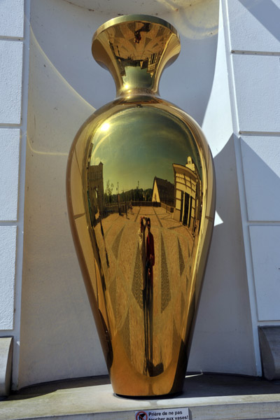 Golden vase, Plateau du Saint-Esprit, Luxembourg