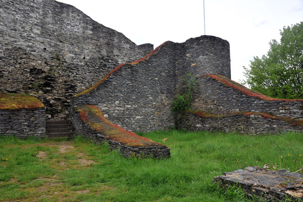 Chteau d'Herbeumont - constructed 1258, destroyed 1657