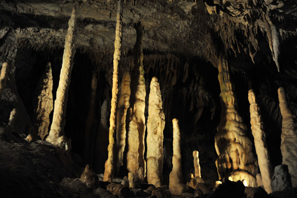 Pillards, Grottes de Han