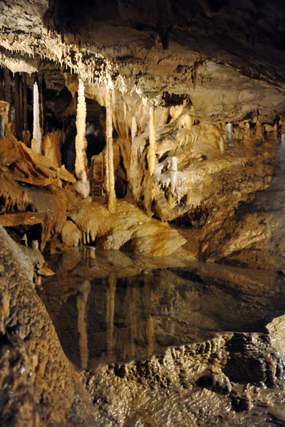 Underground pool, Grottes de Han