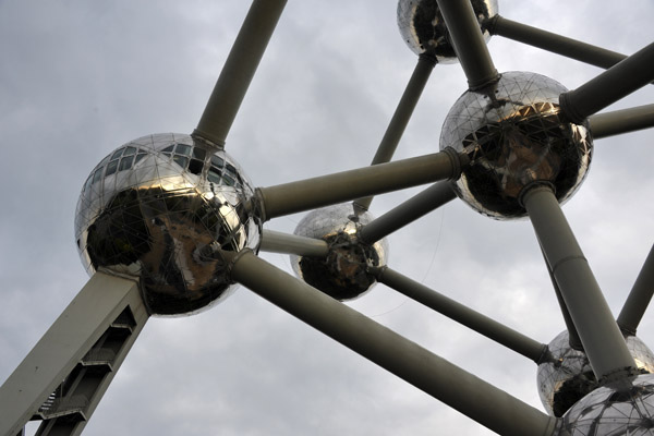 Looking up from ground level beneath the Atomium