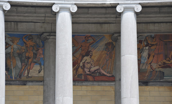 Colonnade and mosaic frieze 360m long completed in 1932