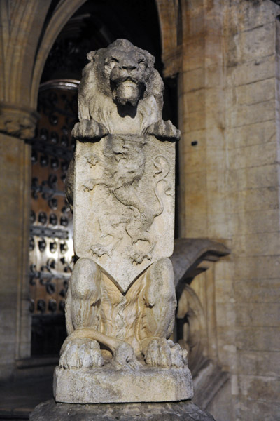 Lion with shield, Htel de Ville, Brussels