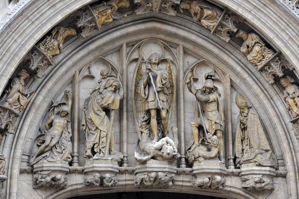 The tympanum of the portal, Htel de Ville, Grand Place, Brussels