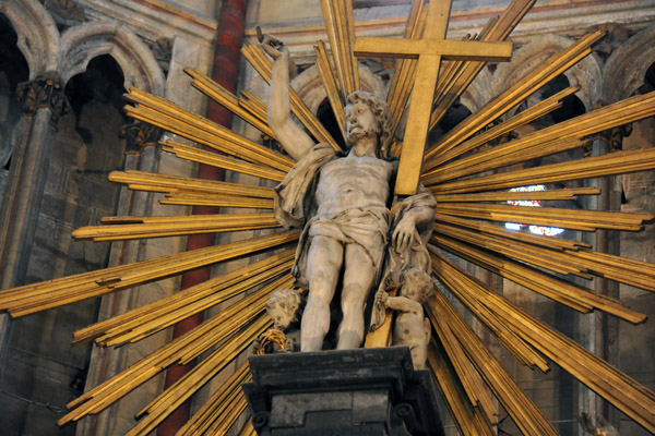 Sculpture of the Risen Jesus on top of the main altar, Sint-Salvatorskathedraal 