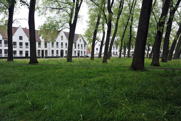 Main lawn at the center of the Begijnhof, Bruges