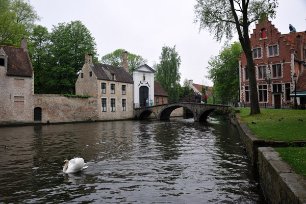 Wijngaadplein with the north gate and bridge to the Begijnhof, Bruges