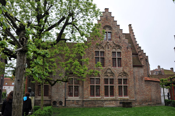 Onze-Lieve-Vrouwkerkhof-Zuid, Brugge