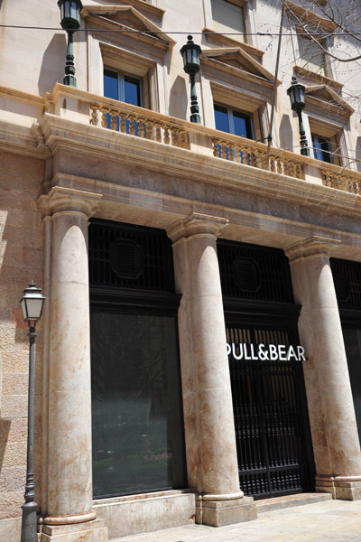 Plaça de la Mare de Dés de la Salut