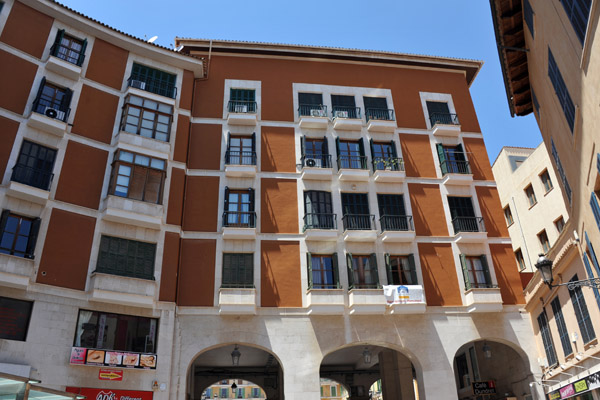Eastern entrance to the Plaça Major, Caller del SIndicat, Palma