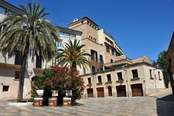 Square inside the gate, Carrer de la Portella, Palma de Mallorca
