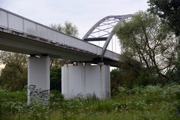 Kilianusbrücke, a pedestrian/bicycle bridge over the Main River linking Mainflingen with Dettingen