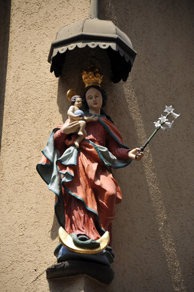 Madonna and Child, Hauptstrae