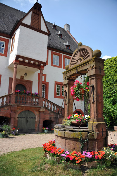 Well in the courtyard of the Stadtschlo